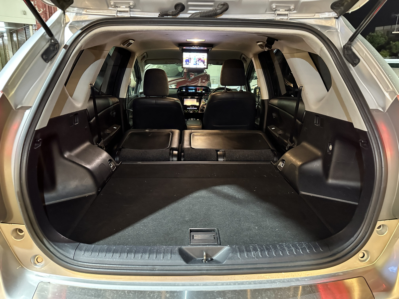 トヨタ プリウスα