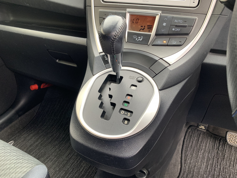 トヨタ ラクティス