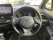 トヨタ C-HR