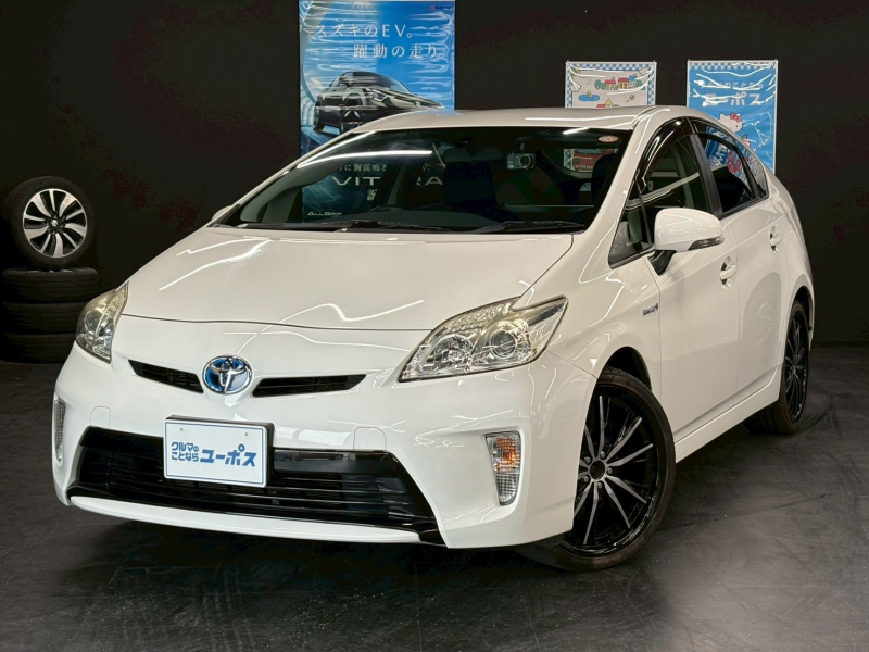 プリウス　入庫しました