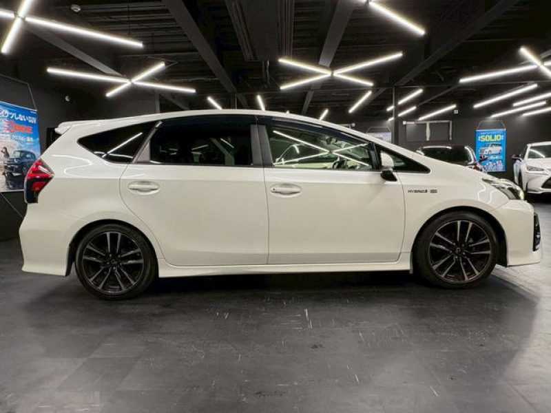 トヨタ プリウスα