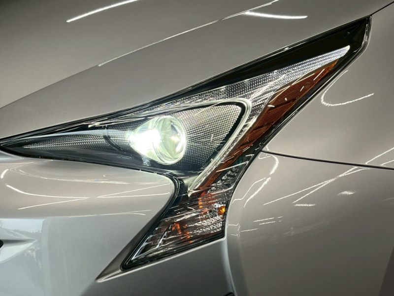 トヨタ プリウス