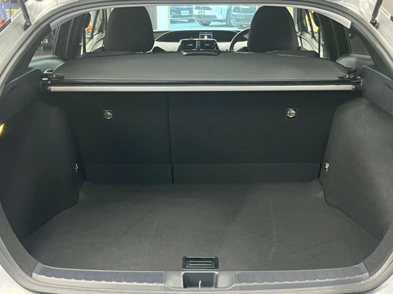 トヨタ プリウス