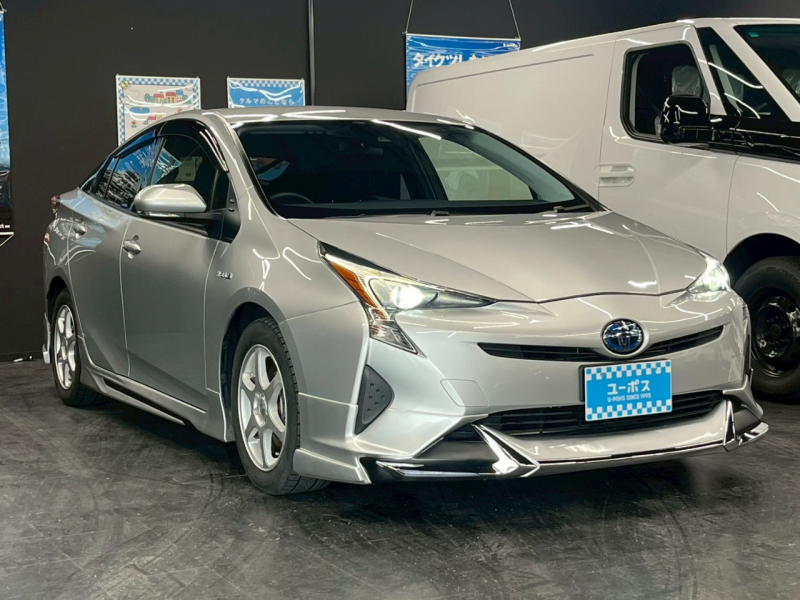 トヨタ プリウス