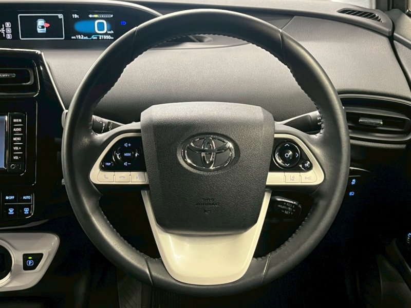 トヨタ プリウス