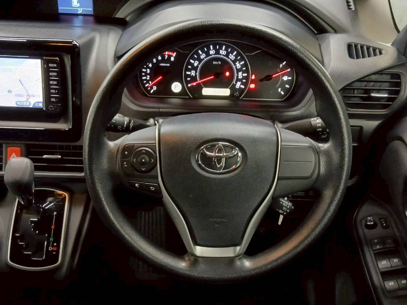 トヨタ ヴォクシー