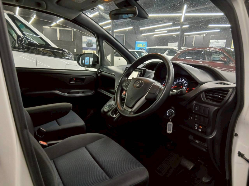 トヨタ ヴォクシー