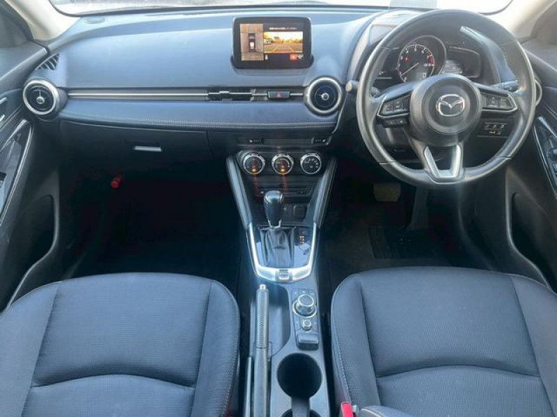 マツダ MAZDA 2