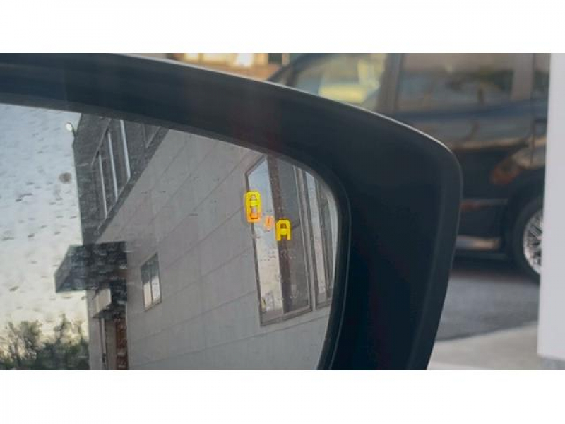 マツダ MAZDA 2