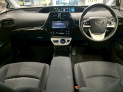 トヨタ プリウス