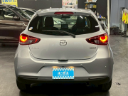 マツダ MAZDA 2