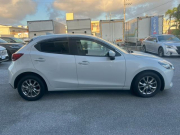 マツダ MAZDA 2